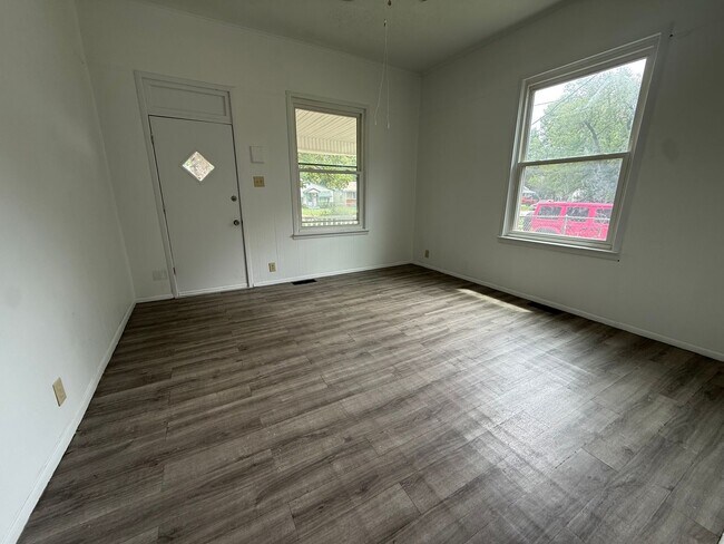 Foto del edificio - Cute 2 bedroom 1 bath home with so much space!