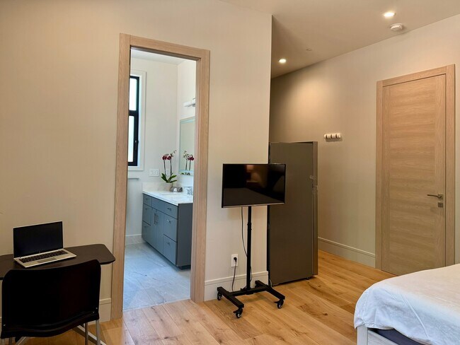 Foto del edificio - 1379 Cordelia Ave