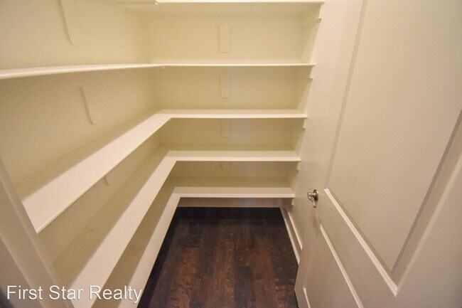 Foto del edificio - 3 br, 2.5 bath House - 536 N Salem Rd