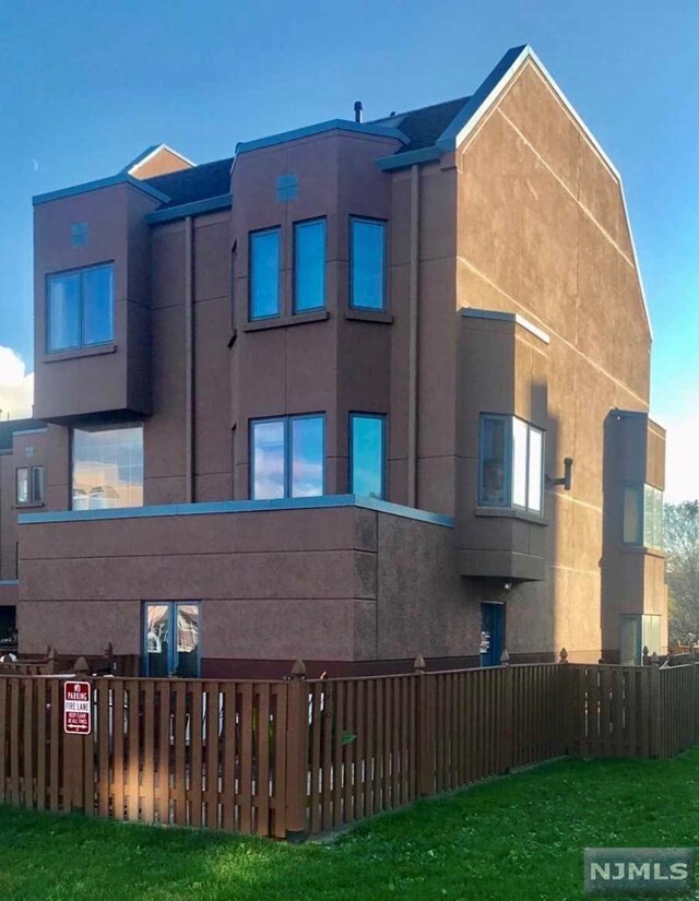 Building Photo - 317 Williams Ct
