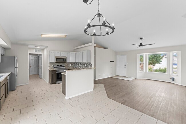 Building Photo - 133 S Spaulding Ave