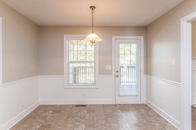 Foto del edificio - 220 Gatewood Dr
