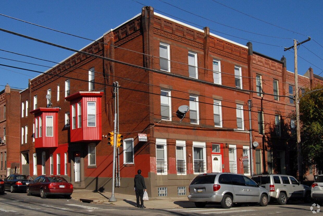 Primary Photo - 1535-1537 Poplar St