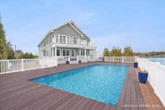 Building Photo - 176 Beach Ln