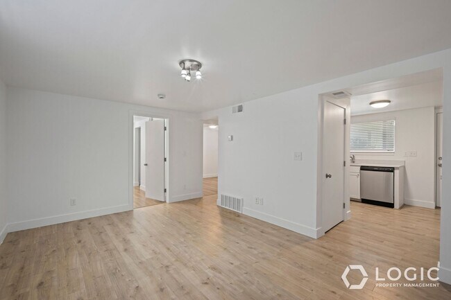 Foto del edificio - 4222 S 4800 W