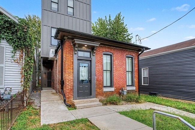 Photo - 1105 Logan St House