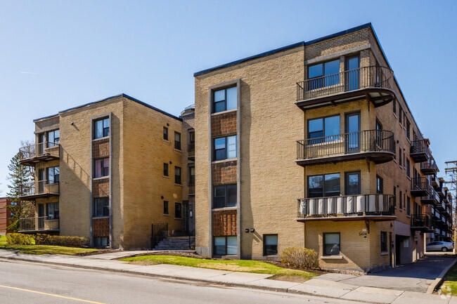 Building Photo - Jardins Decelles