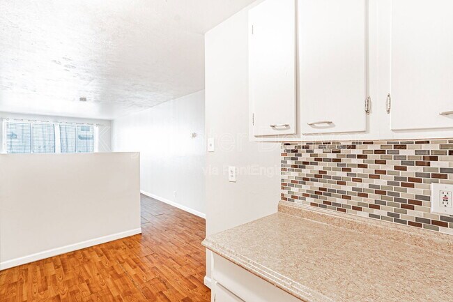 Foto del edificio - 1243 N Washington St