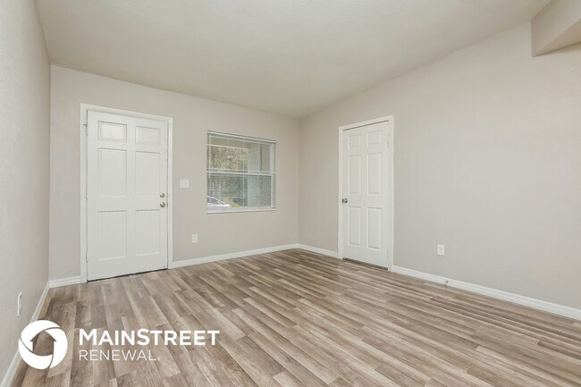 Foto del edificio - 5325 Bonnie Brae Cir