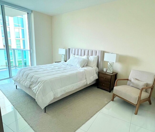 Building Photo - 250 Sunny Isles Blvd