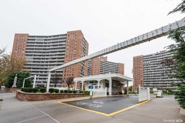 Foto del edificio - 61-15 98th St