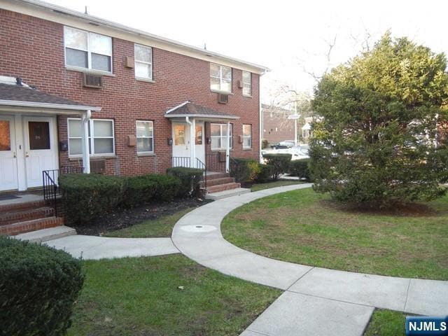 Primary Photo - 401 W Madison Ave