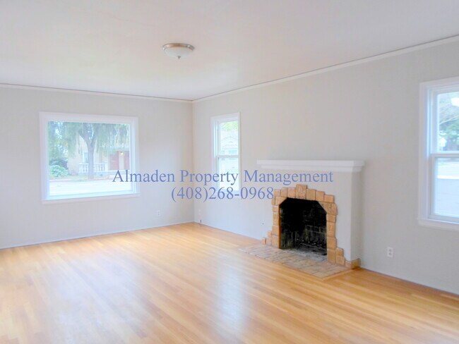 Foto del edificio - Charming Home in the Heart of Willow Glen! Hardwood Floors!!