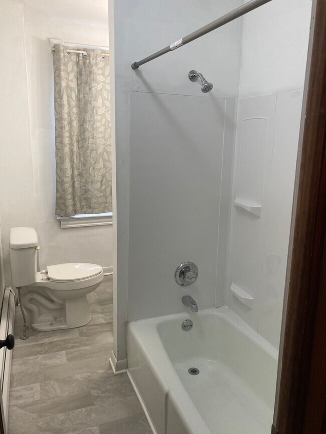 Foto del edificio - 78 E Main St