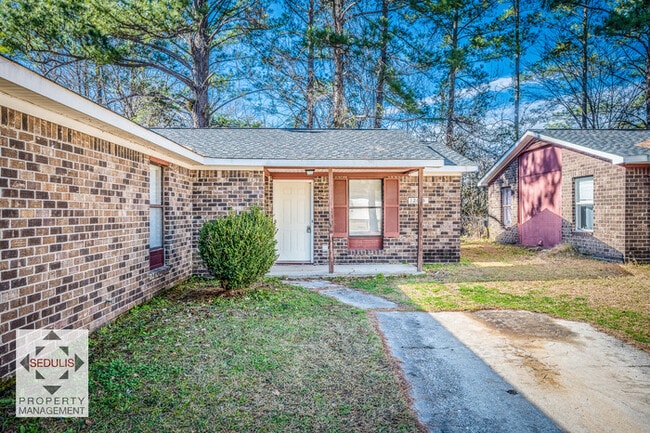 Building Photo - 120 Langley Dr