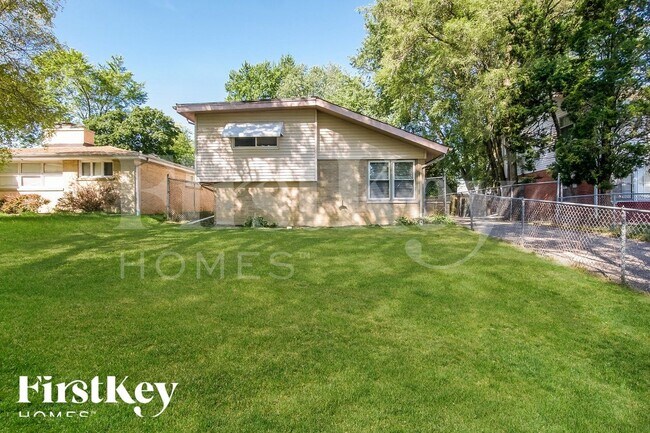 Foto del edificio - 2108 N Linden Ave