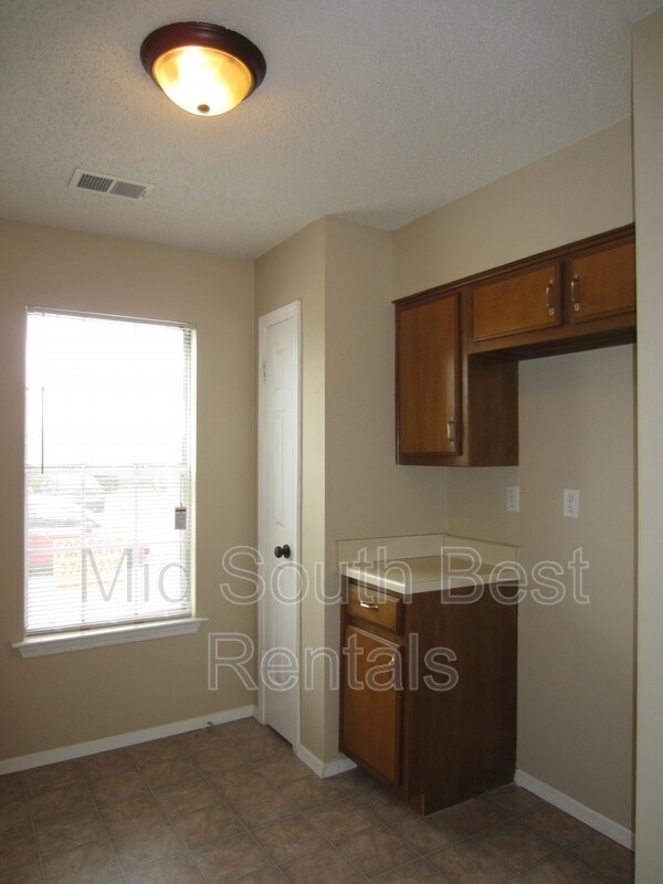 Building Photo - 4587 Summer Creek Cove