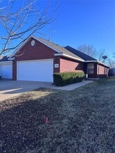 Building Photo - 2515 W Oklahoma Ave