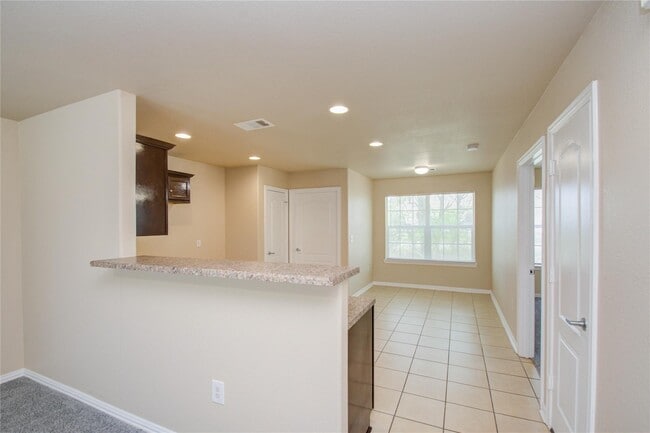 Building Photo - 5521 Malmedy Rd