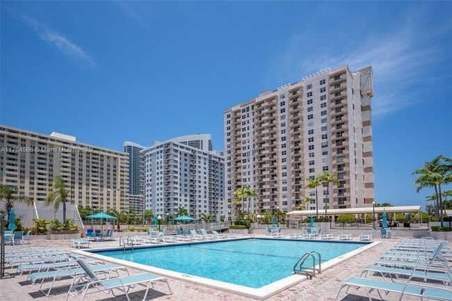 Building Photo - 1865 S Ocean Dr