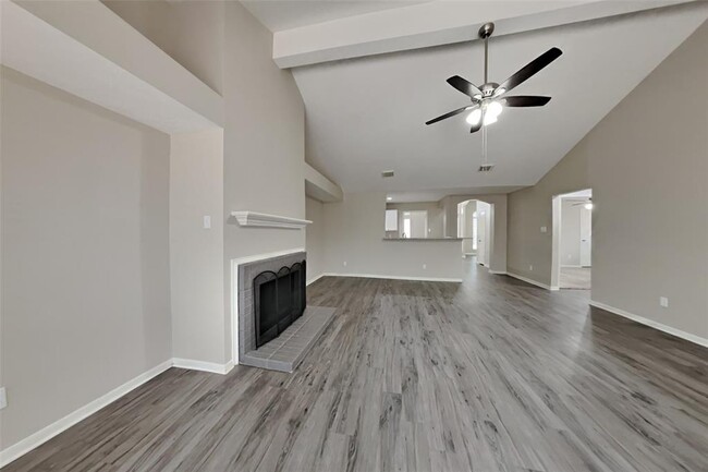 Building Photo - 21326 Meadowhill Dr