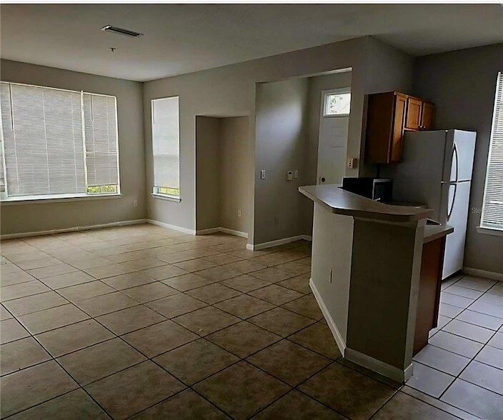 Foto del edificio - 9005 Lee Vista Blvd