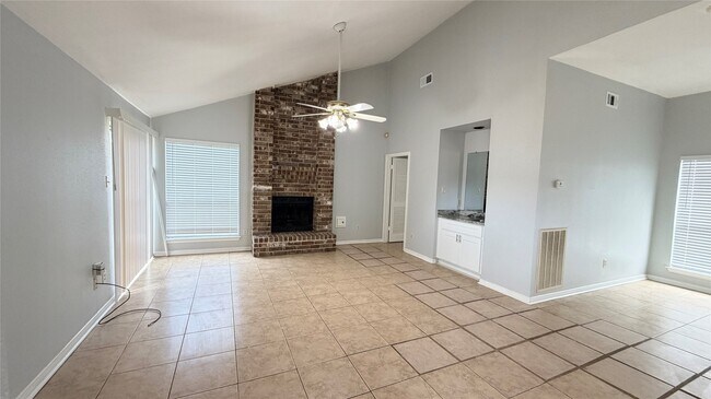 Foto del edificio - 12724 Westpark Dr