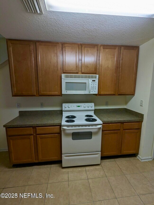 Foto del edificio - 7326 Hawks Point Ct