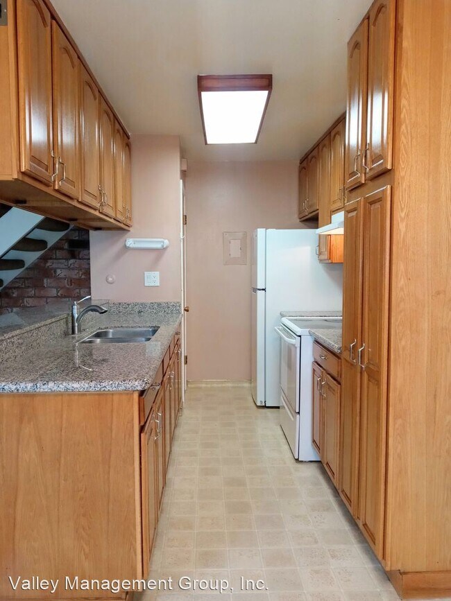 Building Photo - 2 br, 1 bath House - 254 Tradewinds Ct #2