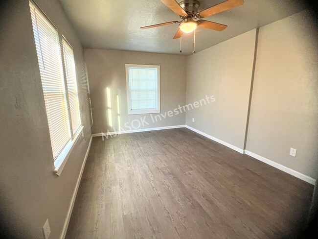 Building Photo - Fully Renovated 3 Bed Home | Stainless Appliances | Privacy Fence | Storage Shed | W/D Connections