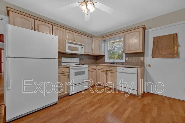 Foto del edificio - 2249 4th Pl Cir NE