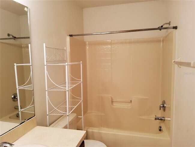 Building Photo - 457 Magpie Ct