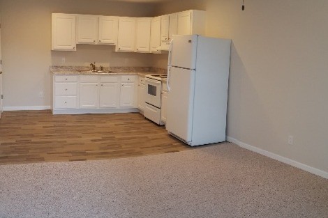 Looking into the Kitchen form the Front Door - 900 W Marion St