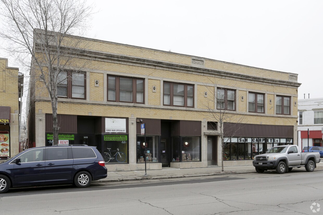 Building Photo - 3435 N Milwaukee Ave