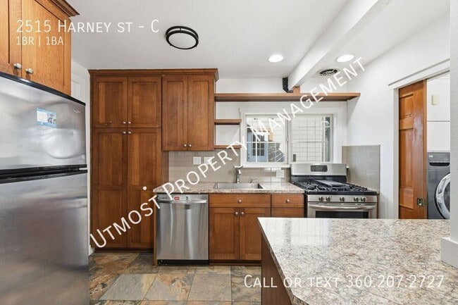 Photo - 2515 Harney St House