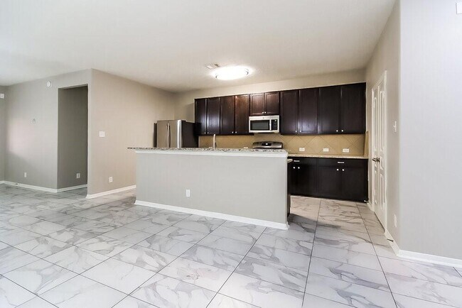 Building Photo - 6935 Hazelnut Ln