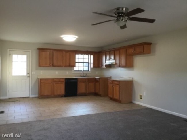 Foto del edificio - 3 br, 2 bath House - 26 Patricia Rd.