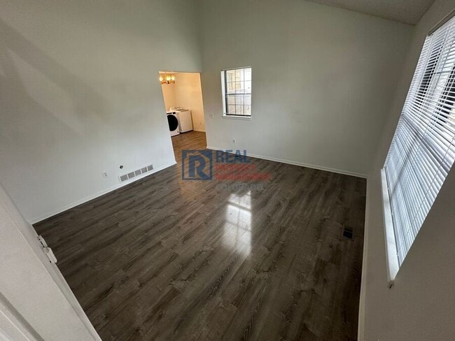 Foto del edificio - 3528 S Richfield St