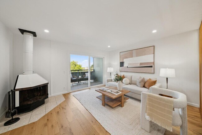 Foto del edificio - 4028 Farm Hill Blvd