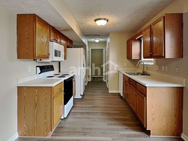 Foto del edificio - 1176 Saint Andrews Dr