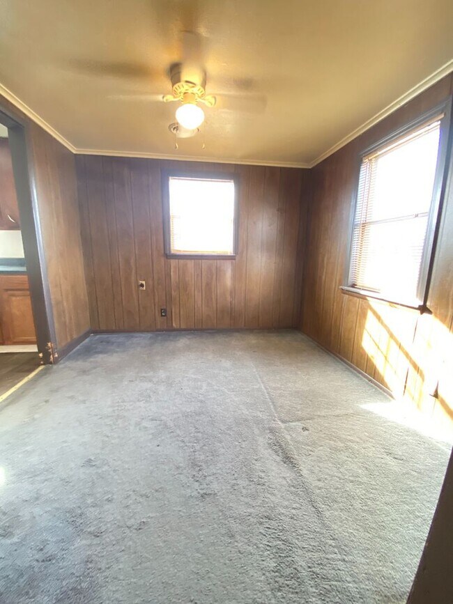 Foto del edificio - AVAILABLE NOW!