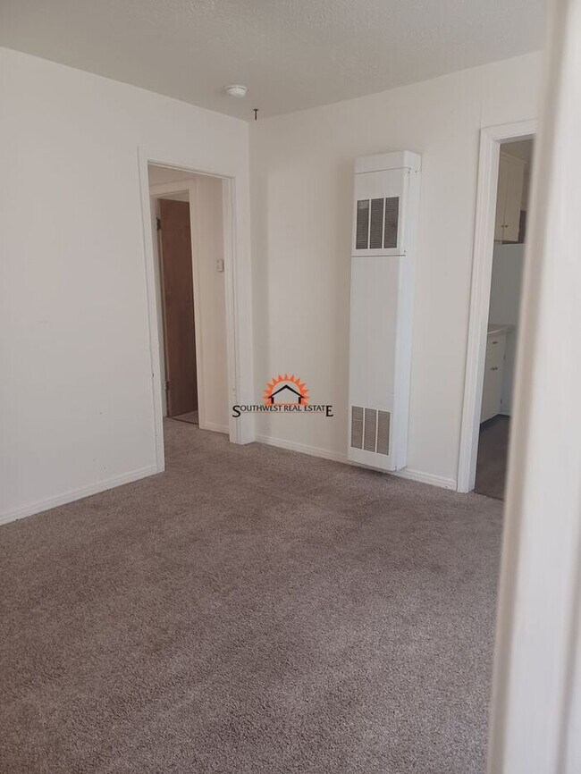 Foto del edificio - Cute 2 bedroom 1 bathroom home.