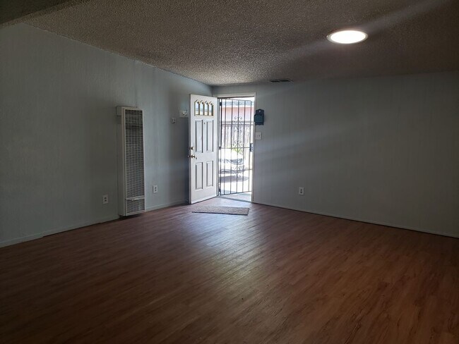 Building Photo - 709 Todhunter Avenue