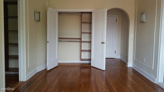 Building Photo - 1 br, 1 bath - 708 W 192nd St