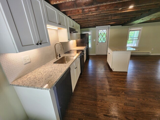 Building Photo - 70 Spruce Brook Rd