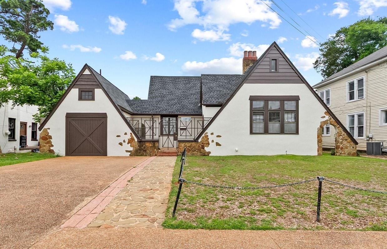 Photo - 1304 Riverside Dr