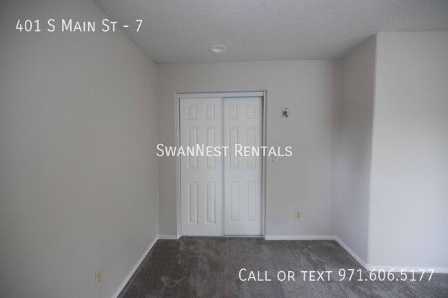 Foto del edificio - 401 S Main St