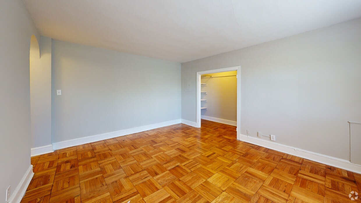 Photo - Bryn Mawr Gables Apartments