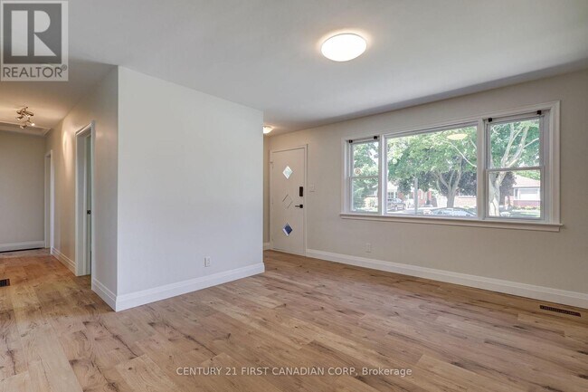 Building Photo - 1805 Whitehall Dr