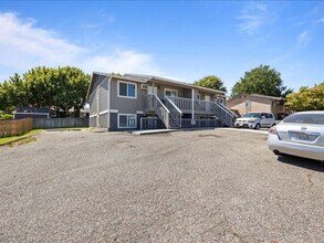 Building Photo - 1207 W 13th Ave